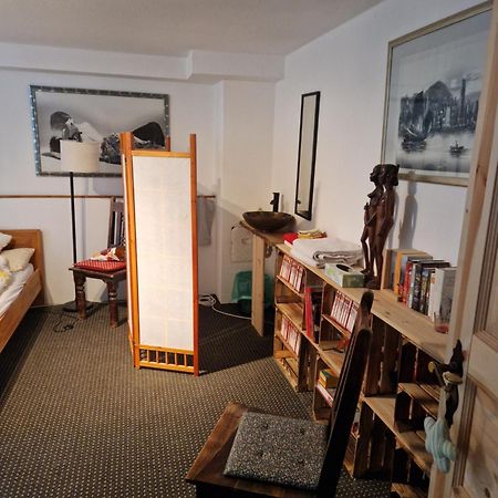 Grosses Gemuetliches Zimmer Mit Eigener Dusche Und Sauna Auf Wunsch راينشتيتن المظهر الخارجي الصورة